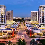 Doral Pool 1407 By Waveproperties