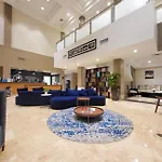 Doral Pool 1407 By Waveproperties