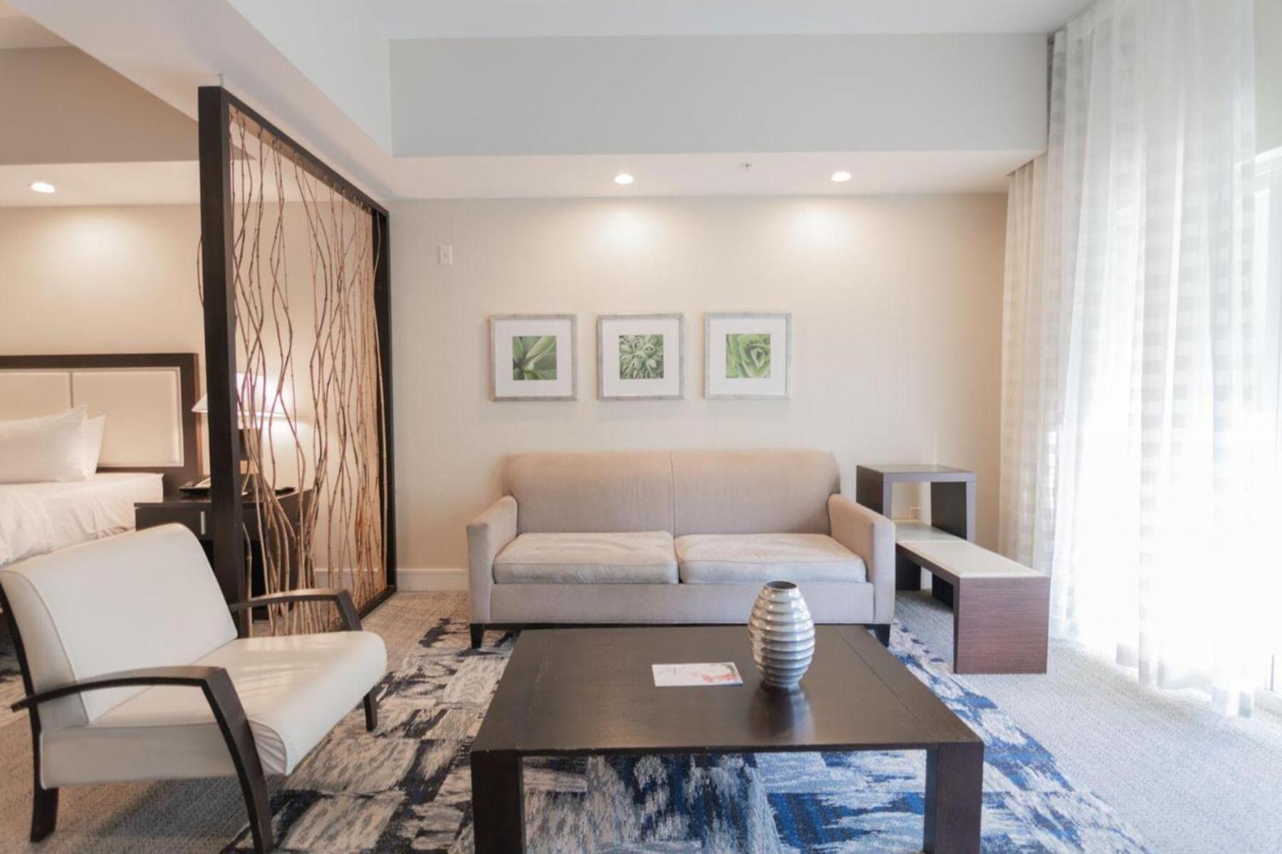 Doral Pool 1407 By Waveproperties Apartment *