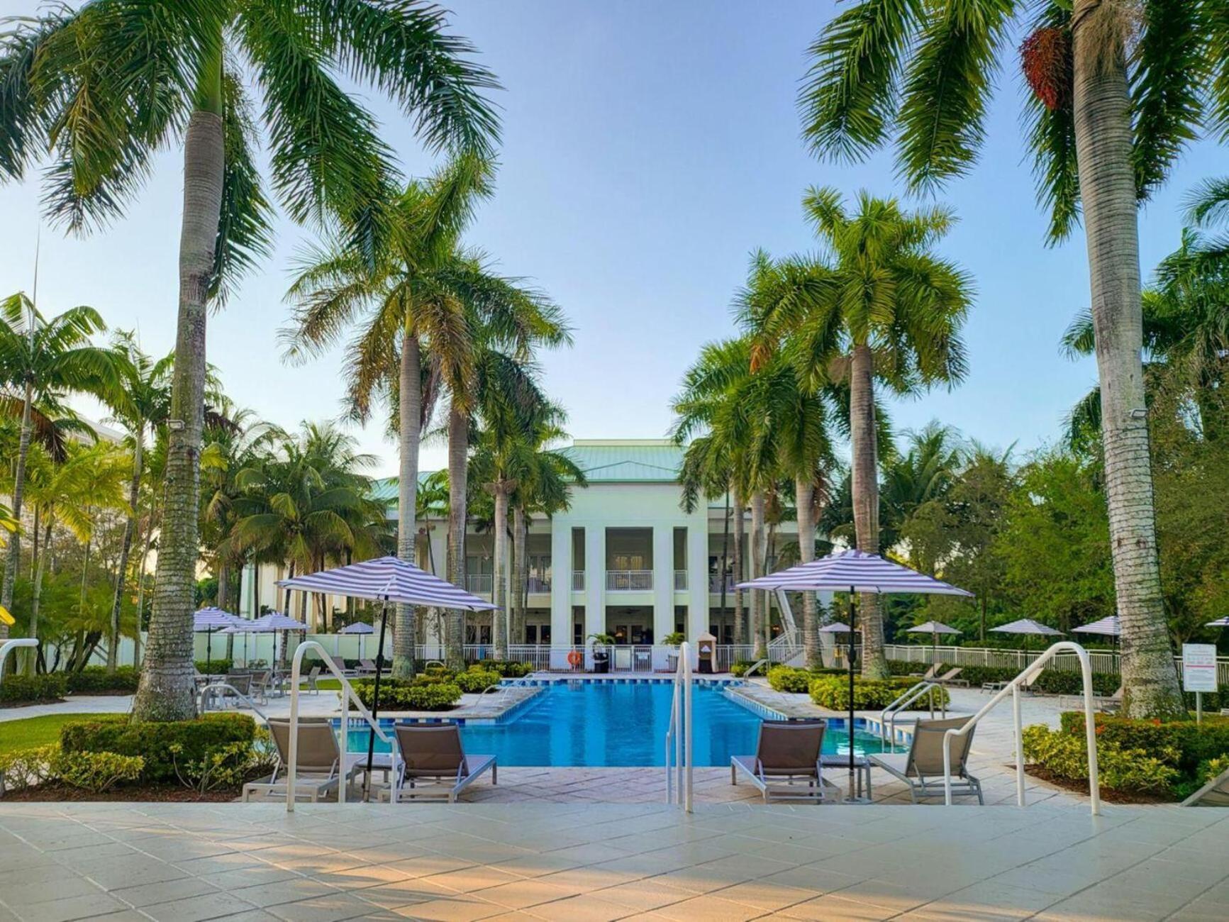 Doral Pool 1407 By Waveproperties Miami