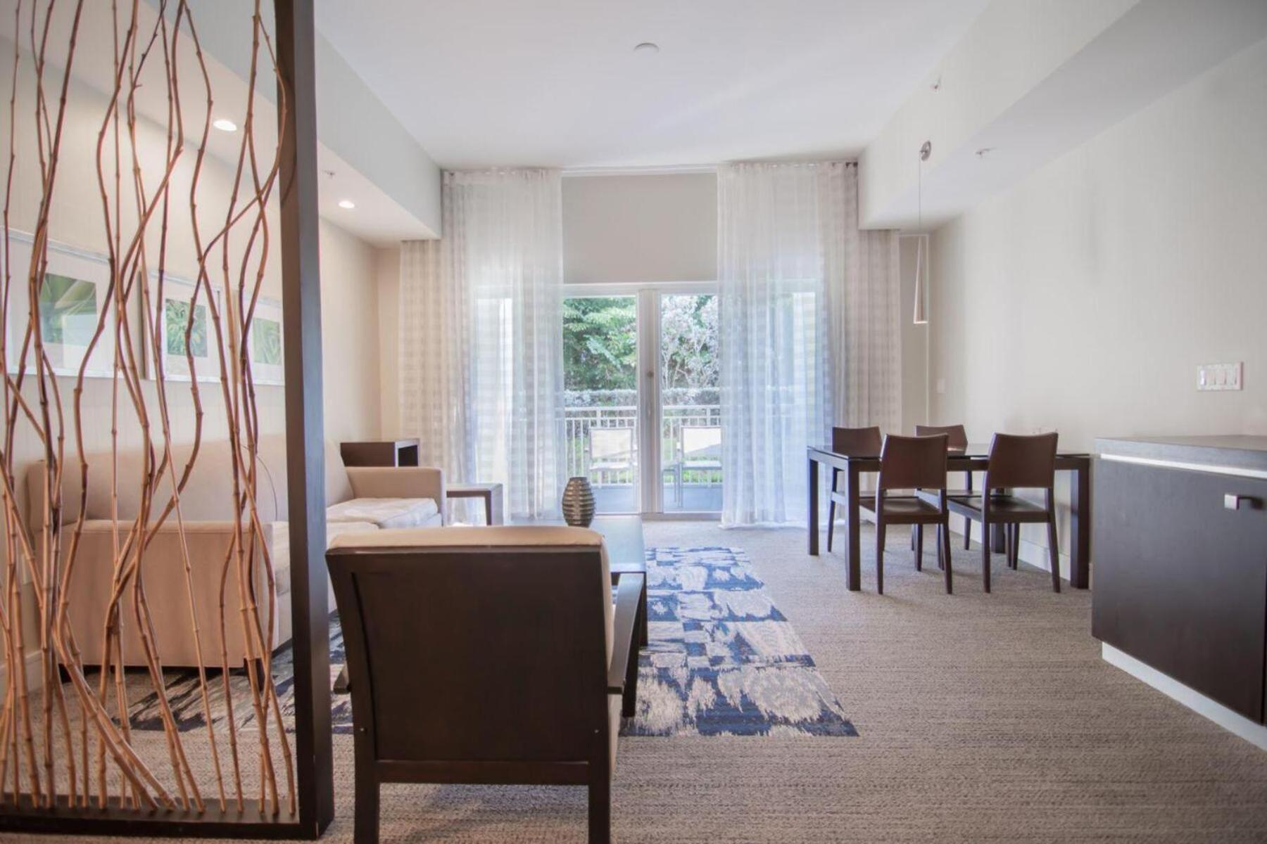 Apartment Doral Pool 1407 By Waveproperties